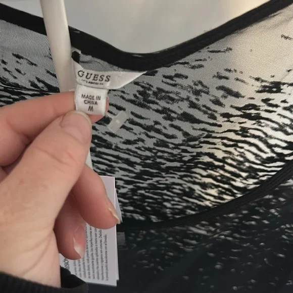 NWT Guess SS waves burnout tee size M - Picture 5 of 8